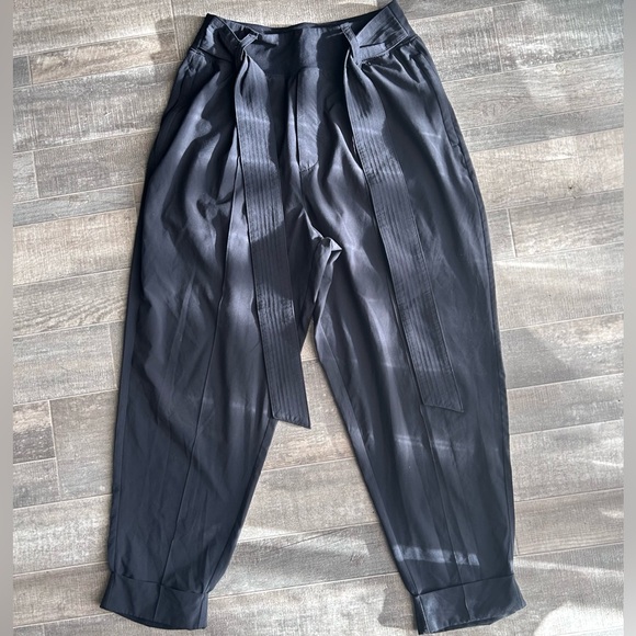 Athleta Cardiff Black Trouser Career Pintuck Paper bag Barrel Trousers M Balloon - Picture 2 of 9